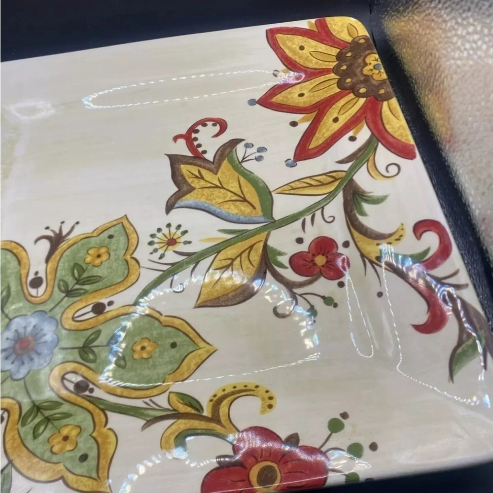 Pier 1 Carynthum Dinner‎ Plates 10 1/4”